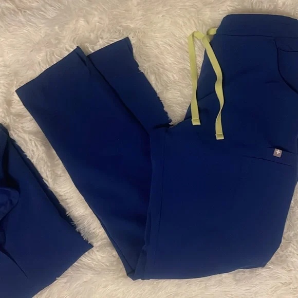 Figs ⚡️ electric blue set - Picture 3 of 4